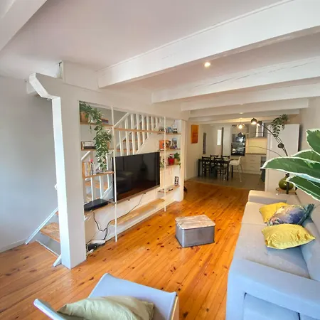 Maison De L'ancienne Porte Neuve *